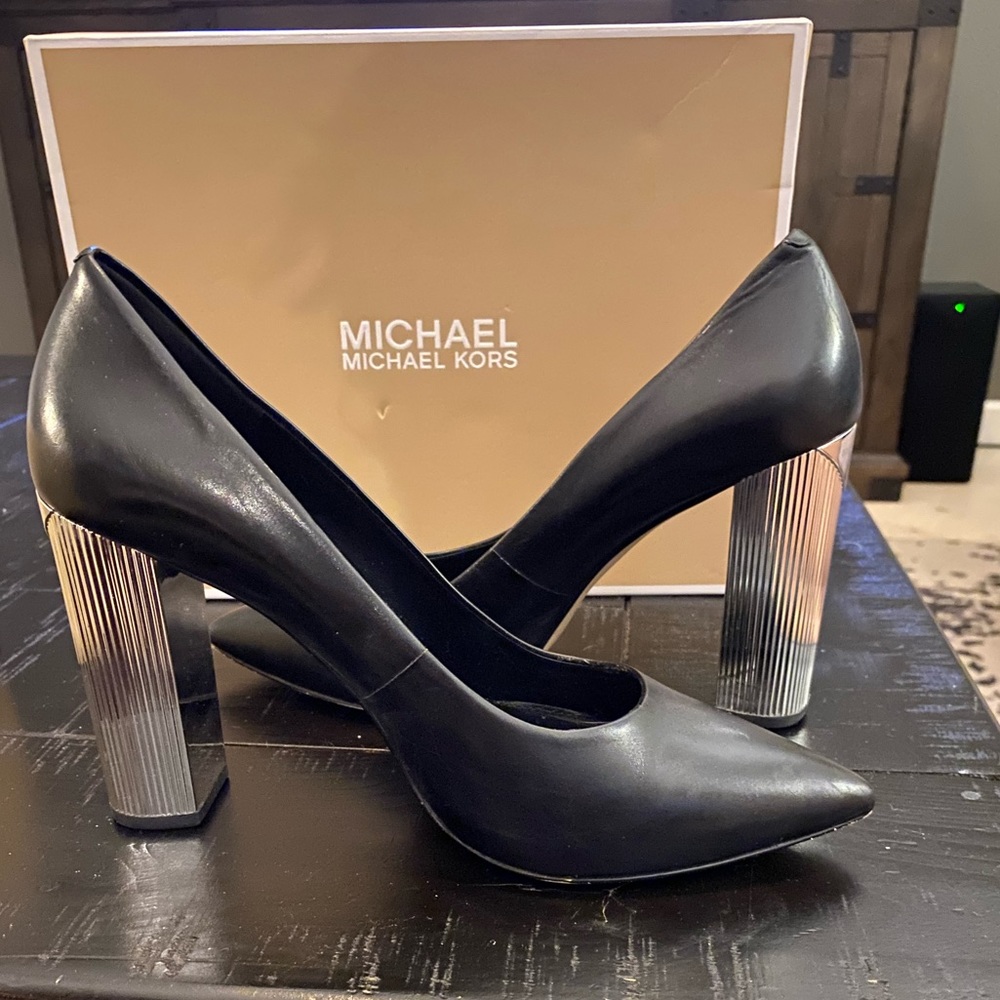 Michael Kors Black Leather Paloma Pump size 7.5